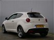 Alfa Romeo MiTo - 0.9 TwinAir 86pk Distinctive Zwart Leder / 17inch / PDC / Airco-ECC - 1 - Thumbnail