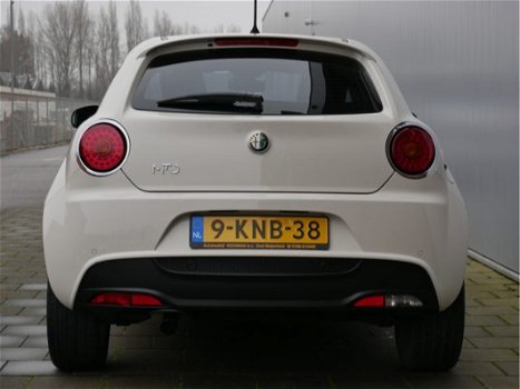 Alfa Romeo MiTo - 0.9 TwinAir 86pk Distinctive Zwart Leder / 17inch / PDC / Airco-ECC - 1