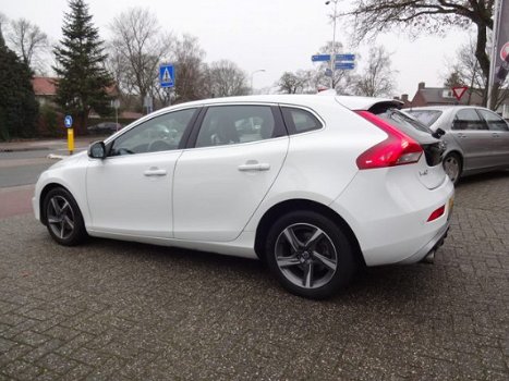 Volvo V40 - 2.0 D2 R-Design Business Xenon Navigatie - 1