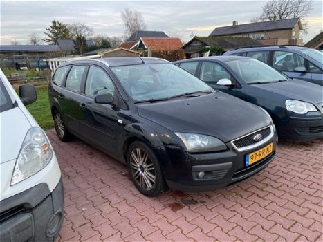 Ford Focus Wagon - 1.6-16V 116pk Titanium | Cruise | Trekhaak | Verwarmde voorruit - 1