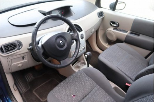 Renault Modus - 1.6-16V Tech Road 50 procent deal 1.725, - ACTIE Automaat / Trekhaak / Schuif/kantel - 1