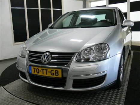 Volkswagen Jetta - 1.9 TDI 105PK COMFORTLINE-ECC-LEER-NAVI-LMV - 1