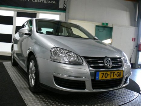 Volkswagen Jetta - 1.9 TDI 105PK COMFORTLINE-ECC-LEER-NAVI-LMV - 1