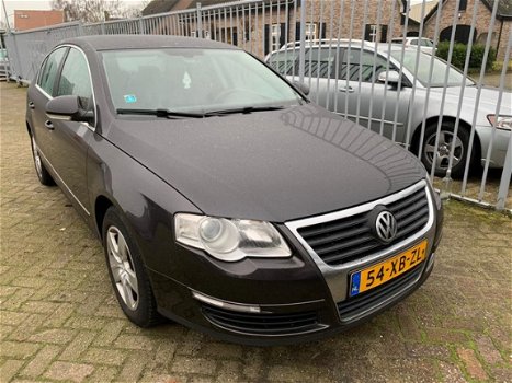 Volkswagen Passat - 2.0 TDI Comfortline - 1