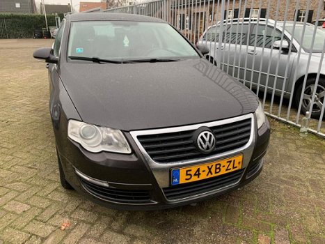 Volkswagen Passat - 2.0 TDI Comfortline - 1