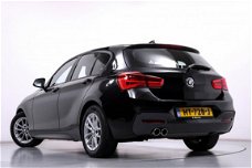 BMW 1-serie - 118i M Sport Cruise Control Navigatie Climate Control Parkeersensoren achter Licht met
