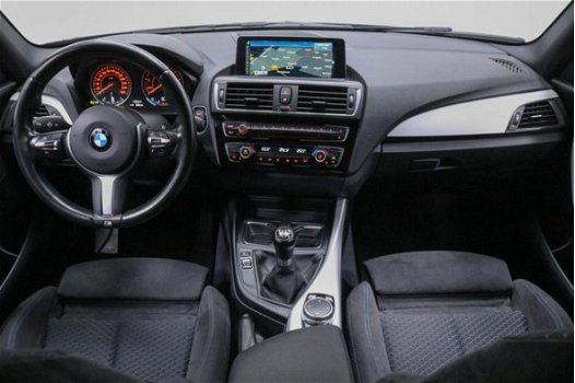 BMW 1-serie - 118i M Sport Cruise Control Navigatie Climate Control Parkeersensoren achter Licht met - 1