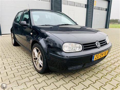 Volkswagen Golf - 2.0 Highline APK 11-2020 NAP - 1