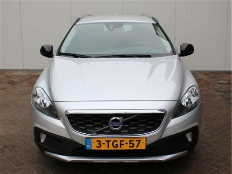 Volvo V40 Cross Country - 1.6 T4 Momentum - 1