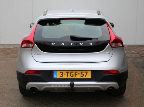 Volvo V40 Cross Country - 1.6 T4 Momentum - 1