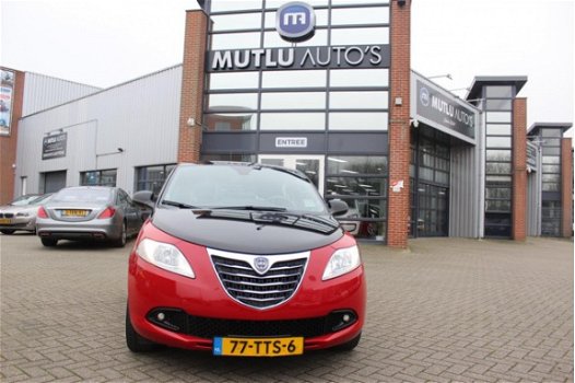 Lancia Y(psilon) - 1.2 Black & Red 5Drs, Airco, NAP, APK - 1