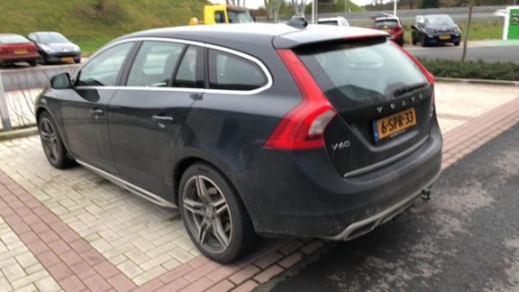 Volvo V60 - 2.4 D6 AWD Plug-In Hybrid Summum - 1