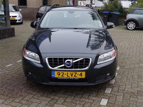 Volvo V70 - 2.0T MOMENTUM LEER/NAVI - 1