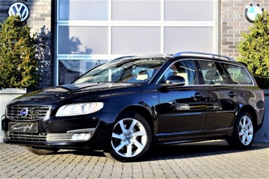 Volvo V70 - V70 2.4 D5 215PK SUMMUM ORG. NL LEDER NAVI SCH.DAK - 1