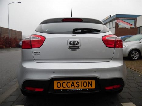 Kia Rio - 1.2 CVVT World Cup Edition 5 deurs , airco, navigatie - 1