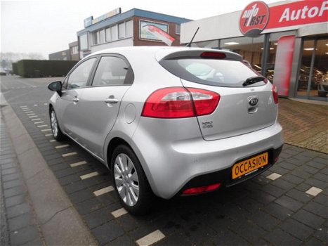 Kia Rio - 1.2 CVVT World Cup Edition 5 deurs , airco, navigatie - 1