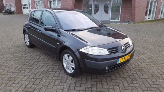 Renault Mégane - 1.6-16V Dynamique Comfort - 1