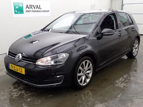 Volkswagen Golf - 1.2 TSI Business Edition Navigatie+Camera+Leder+17