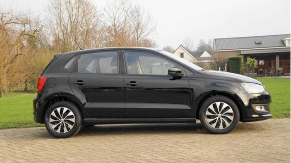 Volkswagen Polo - 1.4 TDI BlueMotion NAVIGATIE Parkeersensoren - 1