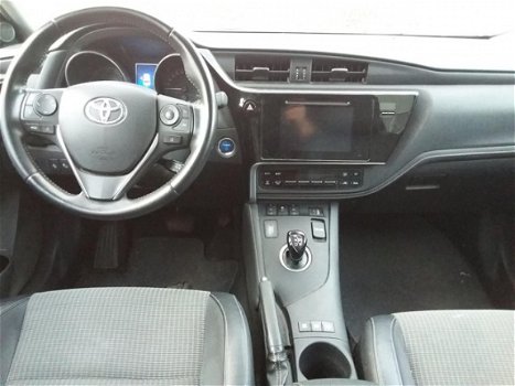 Toyota Auris Touring Sports - 1.8 Hybrid Executive AUTOMAAT - 1
