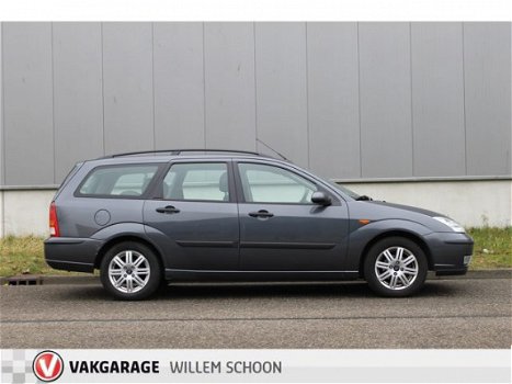 Ford Focus Wagon - 1.6-16V Futura - 1