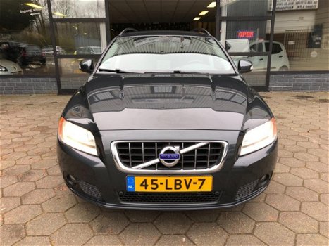 Volvo V70 - 2.0D Limited Edition Airco, Navigatie, half leder/stof - 1