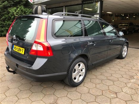 Volvo V70 - 2.0D Limited Edition Airco, Navigatie, half leder/stof - 1