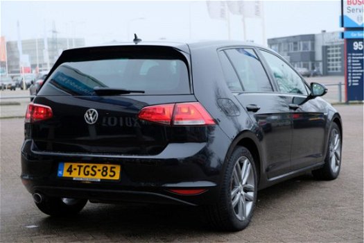 Volkswagen Golf - 1.6 TDi 110pk 6-bak 5-drs Highline | Climate | Navi | Trekhaak - 1