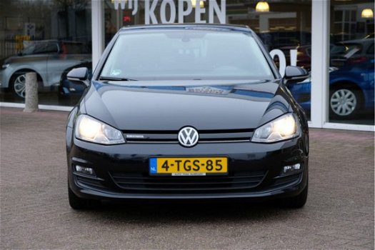 Volkswagen Golf - 1.6 TDi 110pk 6-bak 5-drs Highline | Climate | Navi | Trekhaak - 1