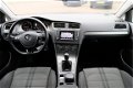 Volkswagen Golf - 1.6 TDi 110pk 6-bak 5-drs Highline | Climate | Navi | Trekhaak - 1 - Thumbnail