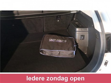 Mitsubishi Outlander - 2.0 PHEV instyle. Deze prijs is excl. BTW en BPM - 1