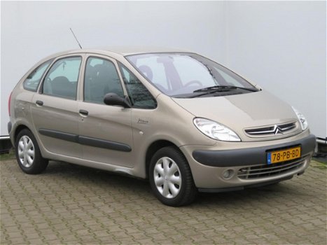 Citroën Xsara Picasso - 1.8i-16V Différence 2 - 1