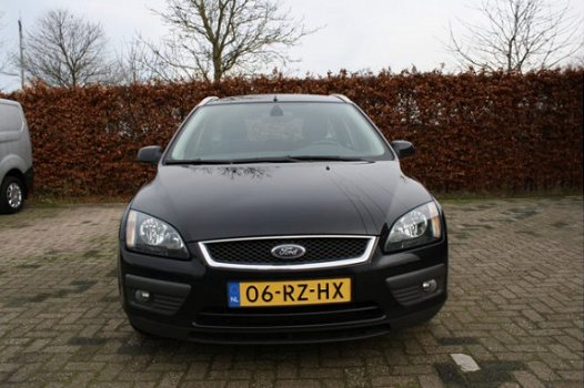 Ford Focus Wagon - 1.6-16V Futura EURO 4 - 1