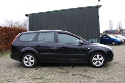 Ford Focus Wagon - 1.6-16V Futura EURO 4 - 1