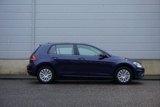 Volkswagen Golf - 1.0 TSI 110pk Trendline + Navigatie + Cruise Control - 1