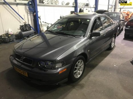 Volvo S40 - 2.0 Europa Info:0655357043 - 1