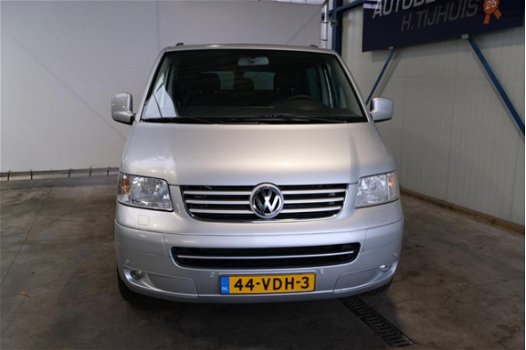 Volkswagen Transporter - 2.5 TDI L2H1 340 DC Silver Edition - Airco, Cruise, PDC, Trekhaak - 1