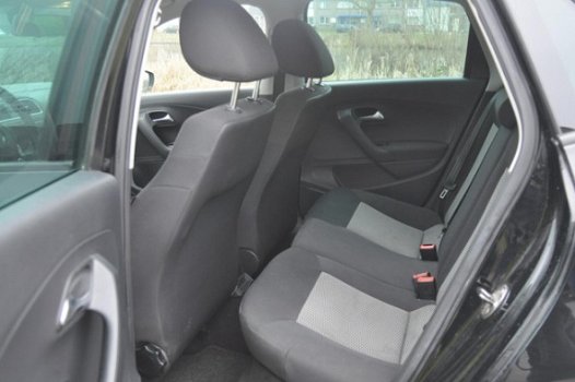 Volkswagen Polo - 1.2 TDI BlueMotion Comfortline 5-DEURS CLIMA/NAVI/ALARM VELE OPTIES - 1