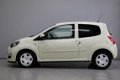 Renault Twingo - 1.2 16V 75pk Collection | Airco | Cruise | Dealer Onderhouden - 1 - Thumbnail