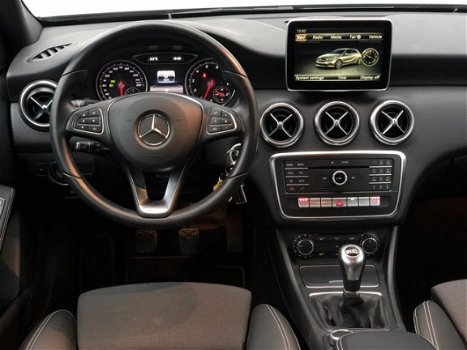 Mercedes-Benz A-klasse - 180 Ambition | Stoelverwarming | Sportstoelen | Navigatie | Cruise Control - 1