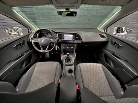 Seat Leon - 1.0 TSi 115 pk Style Connect / Navigatie / Bluetooth / Parkeersensoren - 1