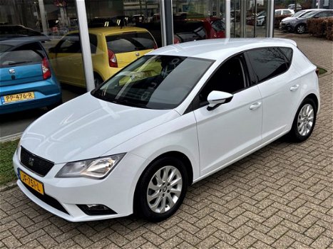 Seat Leon - 1.0 TSi 115 pk Style Connect / Navigatie / Bluetooth / Parkeersensoren - 1