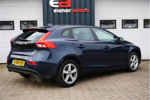 Volvo V40 - 2.0 D4 Kinetic Business | navigatie | dealer onderhouden | - 1