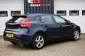 Volvo V40 - 2.0 D4 Kinetic Business | navigatie | dealer onderhouden | - 1 - Thumbnail