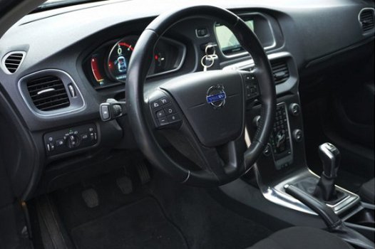 Volvo V40 - 2.0 D4 Kinetic Business | navigatie | dealer onderhouden | - 1