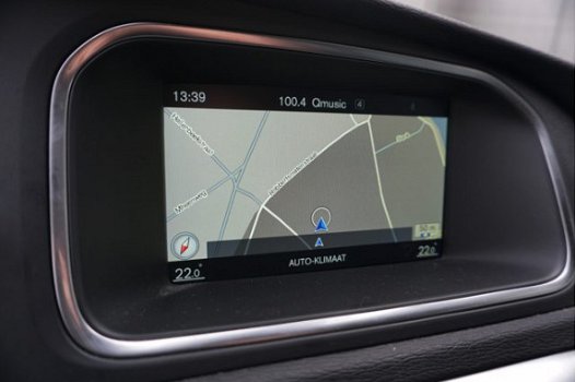 Volvo V40 - 2.0 D4 Kinetic Business | navigatie | dealer onderhouden | - 1