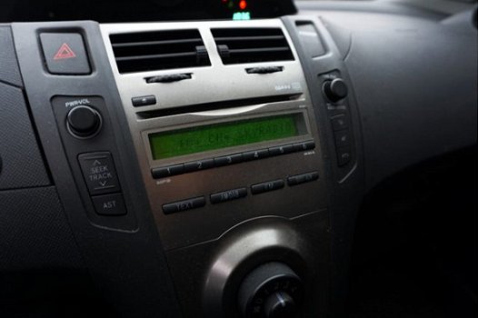 Toyota Yaris - 1.3 VVTi Comfort | 5 deurs | elektr.ramen | - 1