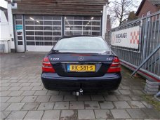 Mercedes-Benz E-klasse - 220 CDI Avantgarde Nwe APK/Grt beurt/nwe banden A