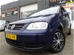 Volkswagen Touran - 1.6-16V FSI Business 7 persoon van 1ste Eig en met trekhaak en airco en carkit - 1 - Thumbnail