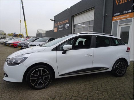 Renault Clio Estate - 1.5 dCi ECO Night&Day van 1ste Eigenaar en parkeersensoren en multimediascherm - 1